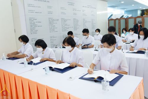 ภาพ No.67831:คณะอุบาสก อุบาสิกา วัดพระธรรมกาย และมูลนิธิธรรมกาย ลงนามถวายพระพร สมเด็จพระเจ้าลูกเธอ เจ้าฟ้าพัชรกิติยาภา นเรนทิราเทพยวดี กรมหลวงราชสาริณีสิริพัชร มหาวัชรราชธิดา