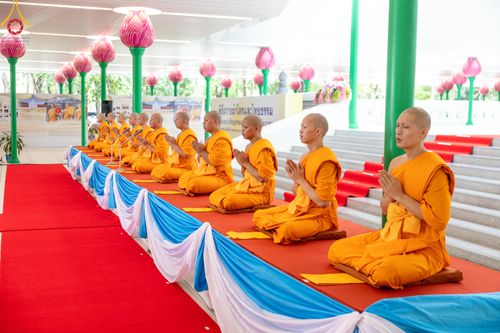 ภาพ No.137742:พิธีอุปสมบทสามเณรอุทิศชีวิต 11 รูป วันวิสาขบูชา พุธที่ 22 พฤษภาคม พ.ศ.2567 ณ อุโบสถ วัดพระธรรมกาย