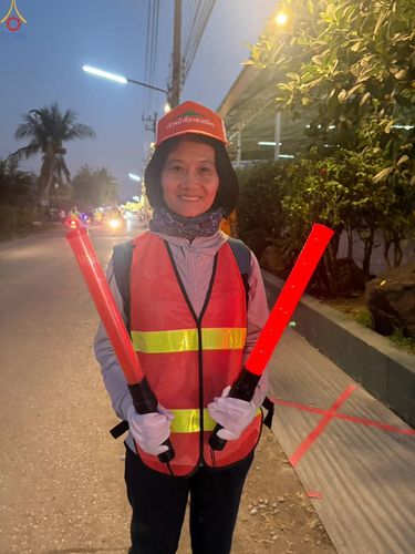 ภาพ No.300695:ภาพเบื้องหลังอาสาสมัครรวมใจ ชุดที่ 3 ในโครงการธรรมยาตรา กตัญญูบูชา มหาปูชนียาจารย์ พระมงคลเทพมุนี(สด จนฺทสโร) พระผู้ปราบมาร อนุสรณ์สถาน 7 แห่ง ปีที่ 14