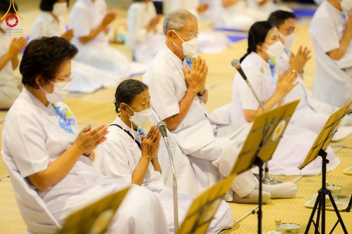 ภาพ No.105996:พิธีถวายภัตตาหารเป็นสังฆทาน แด่คณะพระธรรมยาตราฯ ในโครงการธรรมยาตรากตัญญูบูชา มหาปูชนียาจารย์ พระมงคลเทพมุนี(สด จนฺทสโร) พระผู้ปราบมาร อนุสรณ์สถาน 7 แห่ง ปีที่ 12 วันที่ 3 มกราคม พ.ศ. 2567 ณ อนุสรณ์สถานโลตัสแลนด์ จ.สุพรรณบุรี