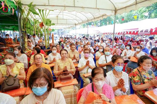 ภาพ No.63544:พิธีทอดกฐินสามัคคีทั่วไทย 5,000 วัด โดยคณะศิษยานุศิษย์วัดพระธรรมกาย น้อมบูชาธรรม 78 ปี หลวงพ่อธัมมชโย วันที่ 30 ตุลาคม พ.ศ. 2565 ณ วัดปากน้ำ(สวนโมกข์ธรรม) อ.เมือง จ.เพชรบูรณ์