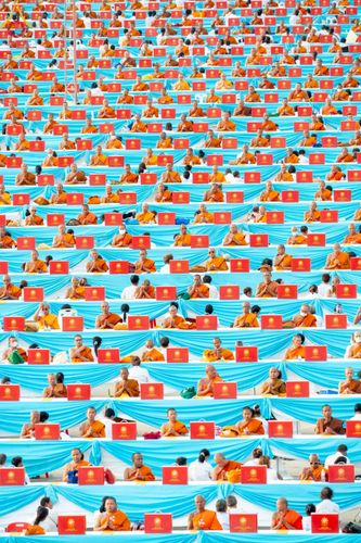 ภาพ No.221724:วันอังคารที่ 22 เมษายน พ.ศ. 2568 ภาพพิธีถวายมหาสังฆทานคณะสงฆ์ 40,000 กว่าวัดทั่วประเทศ เนื่องในวันคุ้มครองโลก ชุดที่ 2 (ปลื้มให้สมการรอคอย) ณ ลานธรรมพระมหาธรรมกายเจดีย์ วัดพระธรรมกาย