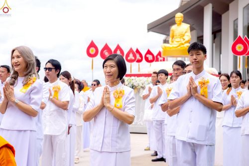 ภาพ No.239339:วันอาทิตย์ที่ 17 สิงหาคม พ.ศ. 2568 พิธีอัญเชิญรูปเหมือนพระมงคลเทพมุนี (สด จันทสโร) ณ ศาลากลางจังหวัดเลย ถึงลานพญานาค สวนสาธารณะกุดป่อง อ.เมือง จ.เลย