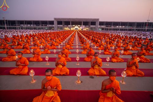 ภาพ No.122138:พิธีจุดประทีปถวายเป็นพุทธบูชา และบูชาธรรมมหาปูชนียาจารย์ พระมงคลเทพมุนี(สด จนฺทสโร) ในโครงการธรรมยาตรา กตัญญูบูชา มหาปูชนียาจารย์ พระมงคลเทพมุนี(สด จนฺทสโร) พระผู้ปราบมาร อนุสรณ์สถาน 7 แห่ง ปีที่ 12 วันที่ 31 มกราคม พ.ศ. 2567 ณ วัดพระธรรมกาย จ.ปทุมธานี