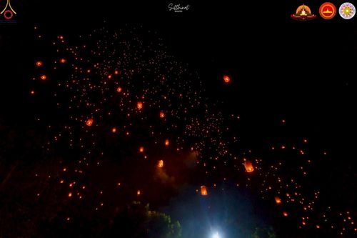 ภาพ No.224642:วันจันทร์ที่ 12 พฤษภาคม พ.ศ. 2568  ชาวพุทธในอินโดนีเซีย ร่วมฉลองวิสาขบูชาจุดประทีปกว่า 200,000 ดวง ณ พระมหาเจดีย์บรมพุทโธ  เจริญพุทธมนต์ถวาย “พระวชิรเกล้าเจ้าอยู่หัว”