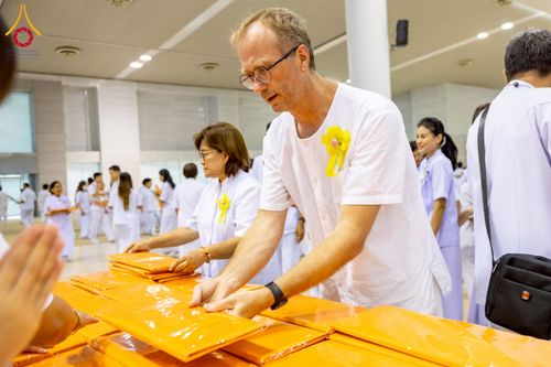 ภาพ No.215553:วันอาทิตย์ต้นเดือนที่ 6 เมษายน พ.ศ. 2568 ขบวนอัญเชิญผ้าป่าสมทบ มหาสังฆทาน 40,000 กว่าวัดทั่วประเทศ ณ สภาธรรมกายสากล วัดพระธรรมกาย