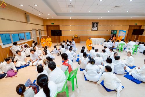 ภาพ No.242404:วันที่ ๒๙ - ๓๑ สิงหาคม พ.ศ. ๒๕๖๘ สัมมนารวมใจผู้นำบุญ บูชาธรรม ๘๑ ปี  หลวงพ่อธัมมชโย รุ่นที่ ๒ กฐินสามัคคีทั่วไทย ๓๐,๐๐๐ วัด โครงการอุปสมบทบูชาธรรมมหาปูชนียาจารย์  ๓,๐๐๐ รูป