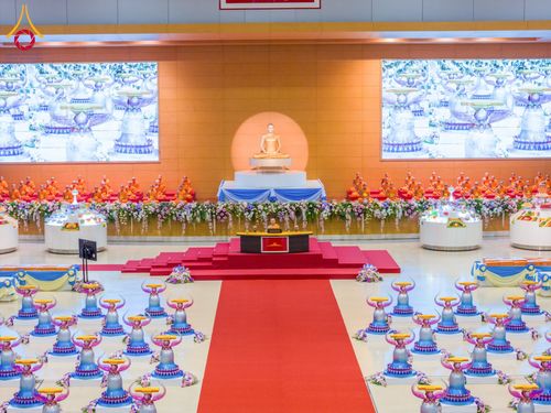 ภาพ No.134467:พิธีทอดผ้าป่าสมทบ มหาสังฆทาน 10,000 วัด ทั่วไทย วันอาทิตย์ต้นเดือนที่ 7 เมษายน พ.ศ.2567 ณ ห้องแก้วสารพัดนึก 1 สภาธรรมกายสากล  วัดพระธรรมกาย จ.ปทุมธานี