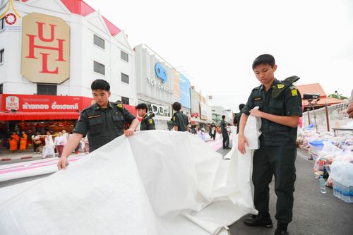 ภาพ No.126935:V.30 เต็มที่ เพื่อโคราช การเตรียมงาน ปฏิบัติงาน และเก็บงาน ของเจ้าหน้าที่หน่วยงานต่างๆ ทุกภาคส่วน เพื่อพิธีทำบุญเมืองนครราชสีมา ฉลอง 556 ปี ตักบาตรพระ 10,000 รูป ในวันเสาร์ที่ 2 มีนาคม พ.ศ.2567 ณ อนุสาวรีย์ท้าวสุรนารี จ.นครราชสีมา จัดโดย คณะสงฆ์จังหวัดนค