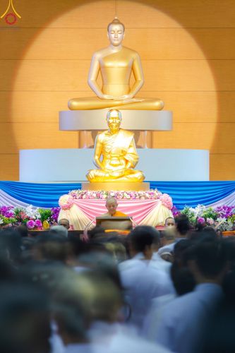 ภาพ No.160287:พิธีทอดผ้าป่าสมทบกฐินวัดพระธรรมกาย และสมทบกฐิน 30,000 วัดทั่วไทย ครั้งที่ 3 ณ สภาธรรมกายสากล วัดพระธรรมกาย วันพฤหัสบดีที่ 10 ตุลาคม พ.ศ. 2567