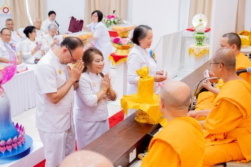 ภาพ No.234764:วันอาทิตย์ที่ 20 กรกฎาคม  พ.ศ.2568 พิธีทอดผ้าป่าภาคพื้นอเมริกา พิธีเจริญพระพุทธมนต์ ฉลองอาคารแก้วธรรมชัยรัตนอนันต์ วัดพระธรรมกายเทนเนสซี ประเทศสหรัฐอเมริกา