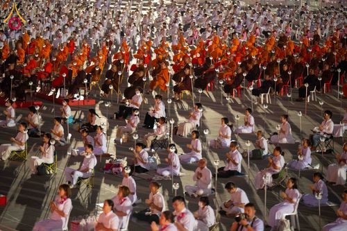 ภาพ No.312205:วันอังคารที่ 3 มีนาคม พ.ศ.2569 พิธีเวียนประทักษิณและจุดมาฆประทีป ณ ลานธรรมพระมหาธรรมกายเจดีย์ วัดพระธรรมกาย