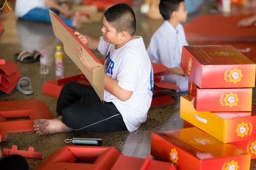 ภาพ No.320499:วันที่ 10 เมษายน พ.ศ.2569 การเตรียมกล่องไทยธรรม เพื่องานถวายมหาสังฆทาน 40,000 กว่าวัดทั่วประเทศ วันคุ้มครองโลก 22 เมษายน พ.ศ.2569 วัดพระธรรมกาย