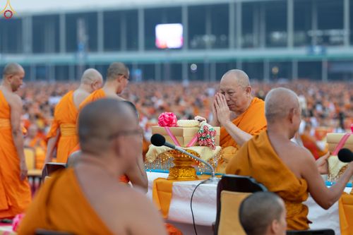 ภาพ No.324121:วันที่ 22 เมษายน พ.ศ.2569 (วันคุ้มครองโลก) พิธีถวายมหาสังฆทาน 40,000 กว่าวัดทั่วประเทศ ณ ลานธรรม พระมหาธรรมกายเจดีย์ วัดพระธรรมกาย