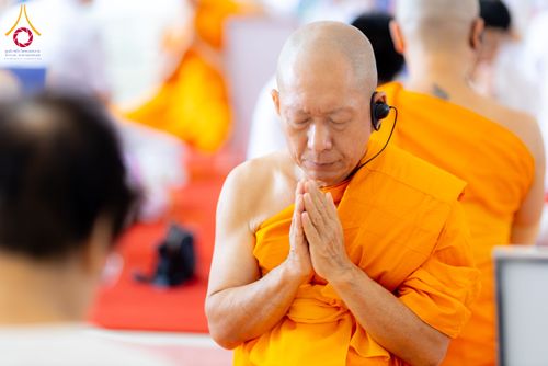 ภาพ No.286657:วันเสาร์ที่ 12 กรกฏาคม พ.ศ.2568 พิธีบรรพชาอุปสมบท  โครงการบรรพชาอุปสมบทหมู่ ธรรมทายาทนานาชาติ(ภาคภาษาจีน), โครงการบรรพชาสามเณร โรงเรียนนานาชาติ รุ่นที 14