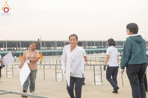 ภาพ No.326335:วันที่ 26 -27 เมษาบน พ.ศ.2569 การเก็บงานแผ่นหน้าโต๊ะที่ลานธรรม งานถวายมหาสังฆทาน 40,000 กว่าวัดทั่วประเทศ ณ ลานธรรม วัดพระธรรมกาย