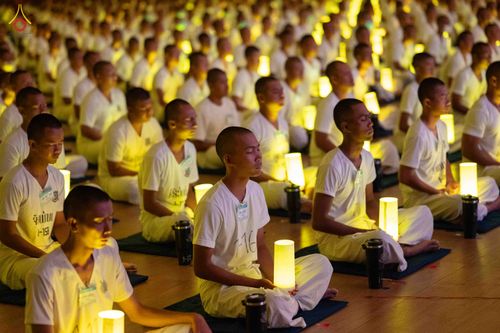 ภาพ No.341571:วันที่ 26 กรกฎาคม พ.ศ. 2569 โครงการพัฒนาคุณธรรม จริยธรรม สำหรับนักเรียนนายสิบตำรวจ (นสต.) รุ่นที่ 17 ศูนย์ฝึกอบรมตำรวจภูธรภาค 1 ได้จัดกิจกรรม  จุดเทียนรวมใจและปฏิบัติธรรมเจริญสมาธิภาวนา เพื่อน้อมอุทิศถวายเป็นพระราชกุศลฯ ณ ศูนย์ปฏิบัติธรรมเวิล์ดพีช วัลเล่