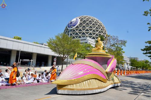 ภาพ No.304610:วันที่ 25 มกราคม พ.ศ. 2569 พิธีต้อนรับพระธรรมยาตรา (ภาพชุดที่ 2) รร.สามัคคีราษฏร์บำรุง-วัดพระธรรมกาย ในโครงการธรรมยาตรา กตัญญูบูชา มหาปูชนียาจารย์ พระมงคลเทพมุนี(สด จนฺทสโร) พระผู้ปราบมาร อนุสรณ์สถาน 7 แห่ง ปีที่ 14