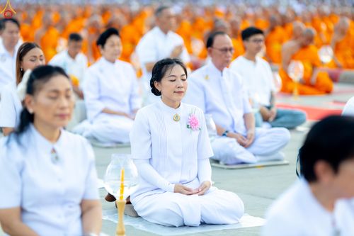 ภาพ No.307431:วันที่ 31 มกราคม พ.ศ. 2569 พิธีจุดประทีปธรรมถวายเป็นพุทธบูชา  และบูชาธรรมมหาปูชนียาจารย์ (ภาพชุดที่ 2) ณ วัดพระธรรมกาย ปทุมธานี ในโครงการธรรมยาตรา กตัญญูบูชา มหาปูชนียาจารย์ พระมงคลเทพมุนี(สด จนฺทสโร) พระผู้ปราบมาร อนุสรณ์สถาน 7 แห่ง ปีที่ 14