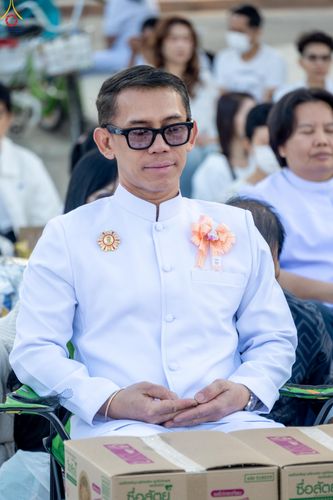 ภาพ No.282626:วันเสาร์ที่ 20 ธันวาคม พ.ศ.2568 พิธีตักบาตรพระ 10,000 รูป (ชุด 2) เนื่องในโอกาส 194 ปี จังหวัดกาญจนบุรี และอุทิศส่วนกุศลให้แด่บรรพชนทั้งหลาย บริเวณถนนสองแคว (Skywalk) เมืองกาญจนบุรี