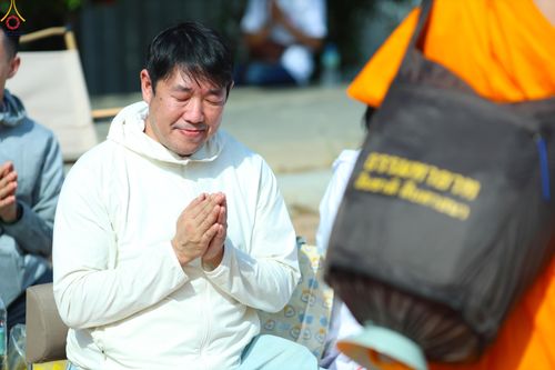 ภาพ No.287450:วันที่ 3 มกราคม พ.ศ. 2569 พิธีต้อนรับพระธรรมยาตรา ในโครงการธรรมยาตรา กตัญญูบูชา มหาปูชนียาจารย์ พระมงคลเทพมุนี(สด จนฺทสโร) พระผู้ปราบมาร อนุสรณ์สถาน 7 แห่ง ปีที่ 14 ณ อนุสรณ์สถานมหาวิหารพระมงคลเทพมุนี (โลตัสแลนด์) อ.สองพี่น้อง จ.สุพรรณบุรี