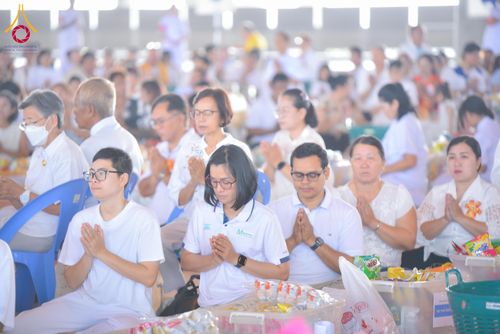 ภาพ No.320705:วันที่ 11 เมษายน พ.ศ.2569 พิธีตักบาตรฉลองสามเณรใหม่ โครงการบรรพชาสามเณรกล้าตะวัน ณ มหารัตนวิหาคด คอร์ 25 ชั้น 2 วัดพระธรรมกาย