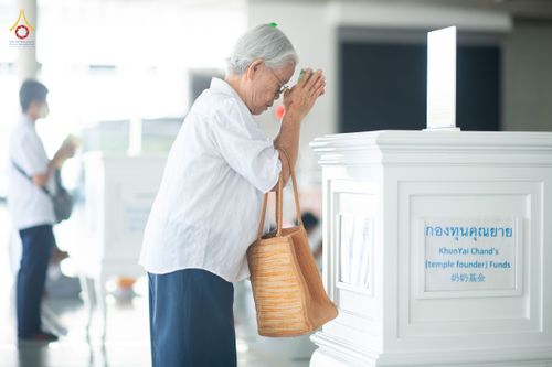 ภาพ No.90545:พิธีบุพเปตพลี  ครั้งที่ 141 ร่วมอุทิศบุญแด่หมู่ญาติที่ล่วงลับไปแล้ว และสืบทอดอายุพระพุทธศาสนา วันพฤหัสบดีที่ 14 ตุลาคม พ.ศ.2566 วันพระแรม 15 ค่ำ เดือน 10 ณ หอฉันคุณยายอาจารย์ฯ วัดพระธรรมกาย