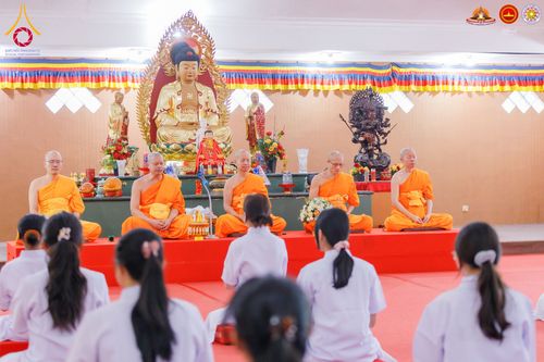 ภาพ No.284548:วันพุธที่ 17  ธันวาคม พ.ศ.2568  พิธีบวชอุบาสิกาแก้ว อินโดนีเซีย ณ ประเทศอินโดนีเซีย