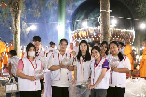 ภาพ No.301650:ภาพเบื้องหลังอาสาสมัครรวมใจ ชุดที่ 4 ในโครงการธรรมยาตรา กตัญญูบูชา มหาปูชนียาจารย์ พระมงคลเทพมุนี(สด จนฺทสโร) พระผู้ปราบมาร อนุสรณ์สถาน 7 แห่ง ปีที่ 14