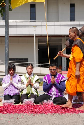 ภาพ No.304640:วันที่ 25 มกราคม พ.ศ. 2569 พิธีต้อนรับพระธรรมยาตรา (ภาพชุดที่ 2) รร.สามัคคีราษฏร์บำรุง-วัดพระธรรมกาย ในโครงการธรรมยาตรา กตัญญูบูชา มหาปูชนียาจารย์ พระมงคลเทพมุนี(สด จนฺทสโร) พระผู้ปราบมาร อนุสรณ์สถาน 7 แห่ง ปีที่ 14