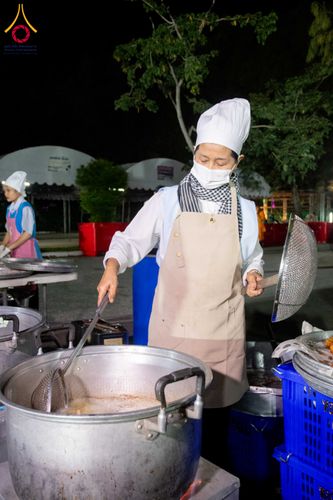 ภาพ No.287984:วันที่ 4 มกราคม พ.ศ. 2569 พิธีถวายภัตตาหารเป็นสังฆทาน แด่พระธรรมยาตรา ในโครงการธรรมยาตรา กตัญญูบูชา มหาปูชนียาจารย์ พระมงคลเทพมุนี(สด จนฺทสโร) พระผู้ปราบมาร อนุสรณ์สถาน 7 แห่ง ปีที่ 14 ณ อนุสรณ์สถานมหาวิหารพระมงคลเทพมุนี (โลตัสแลนด์) อ.สองพี่น้อง จ.สุพรร