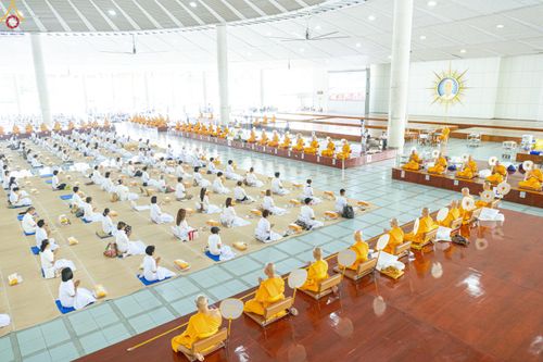 ภาพ No.317576:วันพฤหัสบดีที่ 2 เมษายน พ.ศ.2569 พิธีบุพเปตพลี ครั้งที่ 180 ณ หอฉันคุณยายอาจารย์ฯ วัดพระธรรมกาย