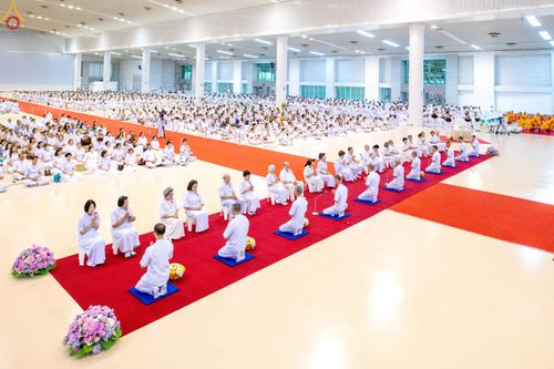ภาพ No.327042:วันอาทิตย์ที่ 3 พฤษภาคม พ.ศ.2569 พิธีขอขมาอุบาสกบวชอุทิศชีวิต ณ ห้องแก้วสารพัดนึก 1 วัดพระธรรมกาย