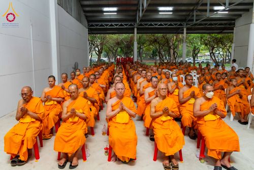 ภาพ No.316113:วันศุกร์ที่ 27 มีนาคม พ.ศ. 2569 พิธีบำเพ็ญกุศล คุณพ่อณรงค์ จินตมากุล  สิริอายุ 99 ปี 11 เดือน โยมบิดา พระครูปลัดรัตนวีรวัฒน์ (รังสฤษดิ์ อิทฺธิจินตโก) ที่ปรึกษาเจ้าคณะจังหวัดปทุมธานี เจ้าอาวาสวัดพระธรรมกาย  ณ ห้องปลูกศรัทธา 2 วัดพระธรรมกาย ปทุมธานี