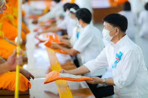 ภาพ No.64910:พิธีบุพเปตพลี ครั้งที่ 129 เพื่ออุทิศบุญกุศลแด่บรรพบุรุษผู้ล่วงลับ วันที่ 23 พฤศจิกายน พ.ศ. 2565 ณ วัดพระธรรมกาย