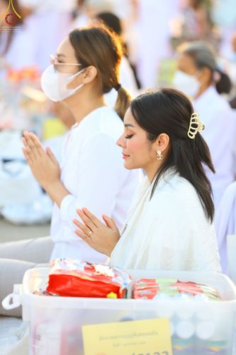 ภาพ No.68702:พิธีตักบาตรฉลองพระใหม่ วันที่ 1 มกราคม พ.ศ. 2566 ณ วัดพระธรรมกาย จ.ปทุมธานี