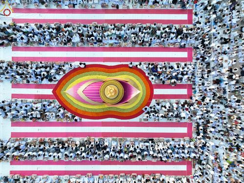 ภาพ No.73558:พิธีตักบาตรพระธรรมยาตราฯ ในโครงการธรรมยาตรากตัญญูบูชา มหาปูชนียาจารย์ พระมงคลเทพมุนี(สด จนฺทสโร) พระผู้ปราบมาร ปีที่ 11 ณ อนุสรณ์สถานลำดับที่ 4 สถานที่เกิดด้วยกายธรรม วัดโบสถ์ (บน) บางคูเวียง อ.บางกรวย จ.นนทบุรี วันที่ 22 มกราคม พ.ศ. 2566