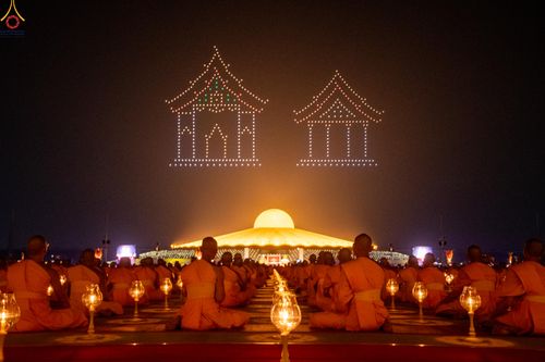 ภาพ No.308116:วันที่ 31 มกราคม พ.ศ. 2569 พิธีจุดประทีปธรรมถวายเป็นพุทธบูชา  และบูชาธรรมมหาปูชนียาจารย์ (ภาพชุดที่ 3) ณ วัดพระธรรมกาย ปทุมธานี ในโครงการธรรมยาตรา กตัญญูบูชา มหาปูชนียาจารย์ พระมงคลเทพมุนี(สด จนฺทสโร) พระผู้ปราบมาร อนุสรณ์สถาน 7 แห่ง ปีที่ 14