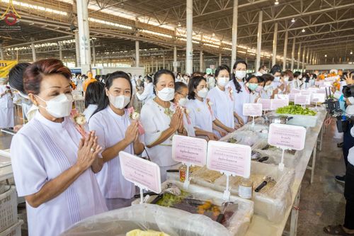 ภาพ No.75139:พิธีถวายภัตตาหารเป็นสังฆทาน แด่คณะพระธรรมยาตราฯ ในโครงการธรรมยาตรากตัญญูบูชา มหาปูชนียาจารย์ พระมงคลเทพมุนี(สด จนฺทสโร) พระผู้ปราบมาร อนุสรณ์สถาน 7 แห่ง ปีที่ 11 วันที่ 31 มกราคม พ.ศ. 2566