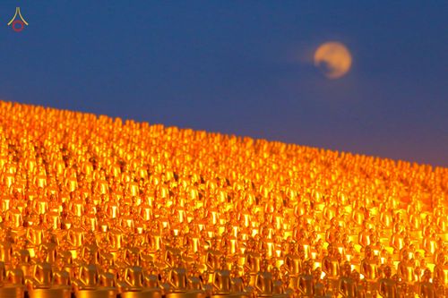 ภาพ No.81781:พิธีจุดวิสาขประทีปและเวียนประทักษิณ เนื่องในวันวิสาขบูชา วันเสาร์ที่ 3 มิถุนายน 2566 ณ ลานธรรมพระมหาธรรมกายเจดีย์ วัดพระธรรมกาย จ.ปทุมธานี