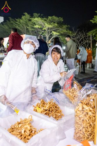 ภาพ No.293717:วันที่ 14 มกราคม พ.ศ. 2569  พิธีถวายภัตตาหารเป็นสังฆทาน แด่พระธรรมยาตรา  ณ วัดสองพี่น้อง ต.ต้นตาล อ.สองพี่น้อง จ.สุพรรณบุรี  ในโครงการธรรมยาตรา กตัญญูบูชา มหาปูชนียาจารย์  พระมงคลเทพมุนี(สด จนฺทสโร) พระผู้ปราบมาร  อนุสรณ์สถาน 7 แห่ง ปีที่ 14