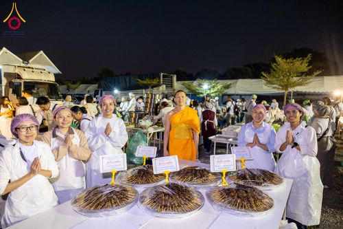 ภาพ No.294755:วันที่ 15 มกราคม พ.ศ. 2569 พิธีถวายภัตตาหารเป็นสังฆทาน แด่พระธรรมยาตรา ณ วัดโบสถ์บน ต.บางคูเวียง จ.นนทบุรี อนุสรณ์สถานลำดับที่ 4 สถานที่เกิดด้วยกายธรรม ในโครงการธรรมยาตรา กตัญญูบูชา มหาปูชนียาจารย์ พระมงคลเทพมุนี(สด จนฺทสโร) พระผู้ปราบมาร อนุสรณ์สถาน 7 แ