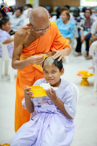ภาพ No.317443:วันอาทิตย์ ที่ 29 มีนาคม พ.ศ.2569  พิธีปลงผม , พิธีขอขมามอบบาตรและผ้าไตร , พิธีบรรพชา ณ ศูนย์ปฏิบัติธรรมสมุทรปราการ จำนวน 42 รูป