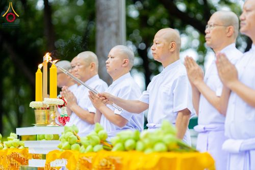 ภาพ No.286491:วันเสาร์ที่ 12 กรกฏาคม พ.ศ.2568 พิธีบรรพชาอุปสมบท  โครงการบรรพชาอุปสมบทหมู่ ธรรมทายาทนานาชาติ(ภาคภาษาจีน), โครงการบรรพชาสามเณร โรงเรียนนานาชาติ รุ่นที 14