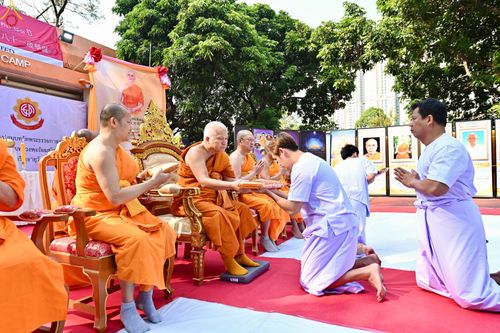 ภาพ No.280798:วันที่ 27 ธันวาคม พ.ศ. 2568  พิธีปลงผมนาคธรรมทายาท โครงการอุปสมบทหมู่บูชาธรรม 81 ปี หลวงพ่อธัมมชโย  ณ สมาคมพุทธ เขตตงช้ง ฮ่องกง