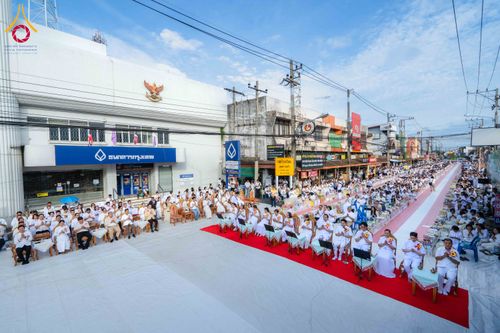 ภาพ No.336881:วันเสาร์ที่ 27 มิถุนายน 2569 พิธีตักบาตรพระ 1,345 รูป  ณ ข่วงสันกำแพง อำเภอสันกำแพง จังหวัดเชียงใหม่