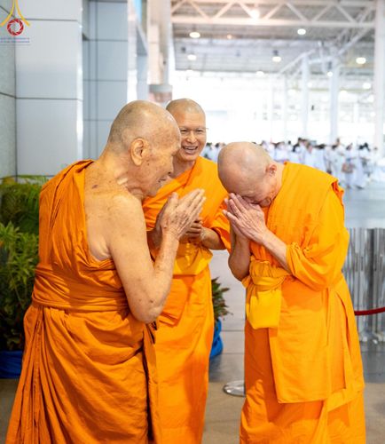 ภาพ No.207474:พิธีตักบาตร และปฏิบัติธรรมช่วงสาย ในวันมาฆบูชา วันพุธที่ 12 กุมภาพันธ์ พ.ศ. 2568 ณ วัดพระธรรมกาย จังหวัดปทุมธานี