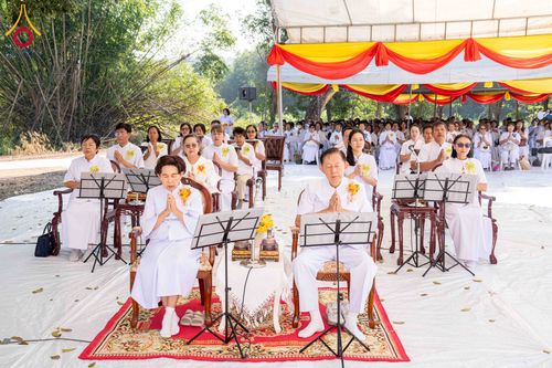 ภาพ No.285748:วันพุธที่ 10 ธันวาคม พ.ศ.2568  พิธีตอกเสาเข็มมงคลต้นสุดท้าย รองรับองค์พระเจดีย์เพื่อสร้างสันติภาพโลก ณ ศูนย์ปฏิบัติธรรมและศูนย์อบรมเยาวชน ชัยนาท