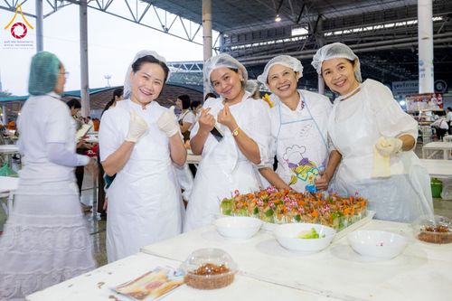 ภาพ No.303803:วันที่ 28 มกราคม พ.ศ. 2569 พิธีถวายภัตตาหารเป็นสังฆทาน แด่พระธรรมยาตรา ณ วัดพระธรรมกาย  จังหวัดปทุมธานี ในโครงการธรรมยาตรา กตัญญูบูชา มหาปูชนียาจารย์ พระมงคลเทพมุนี(สด จนฺทสโร) พระผู้ปราบมาร อนุสรณ์สถาน 7 แห่ง ปีที่ 14