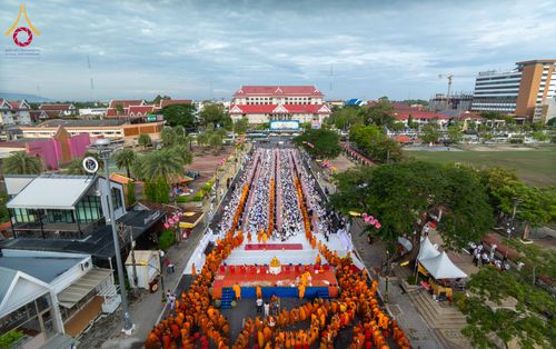 ภาพ No.329501:วันอาทิตย์ที่ 24 พฤษภาคม พ.ศ. 2569 พิธีตักบาตรพระ 1,000 รูป เพื่อถวายเป็นพุทธบูชาในเทศกาลวิสาขบูชาโลก และ ถวายเป็นพระราชกุศล  ณ ลานศิลปวัฒนธรรม เมืองปัตตานี จ.ปัตตานี